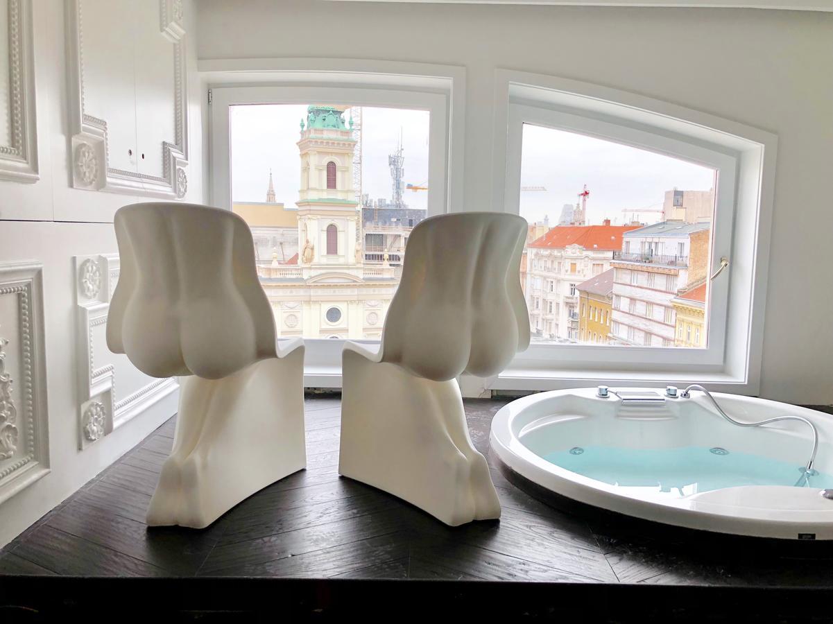 Luxury * Budapesta